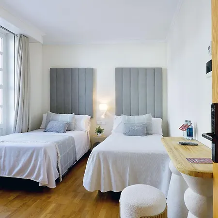 Pensión Zahara 3*