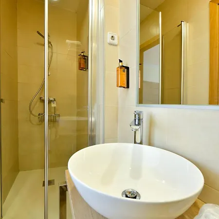 Pensión Zahara 3*